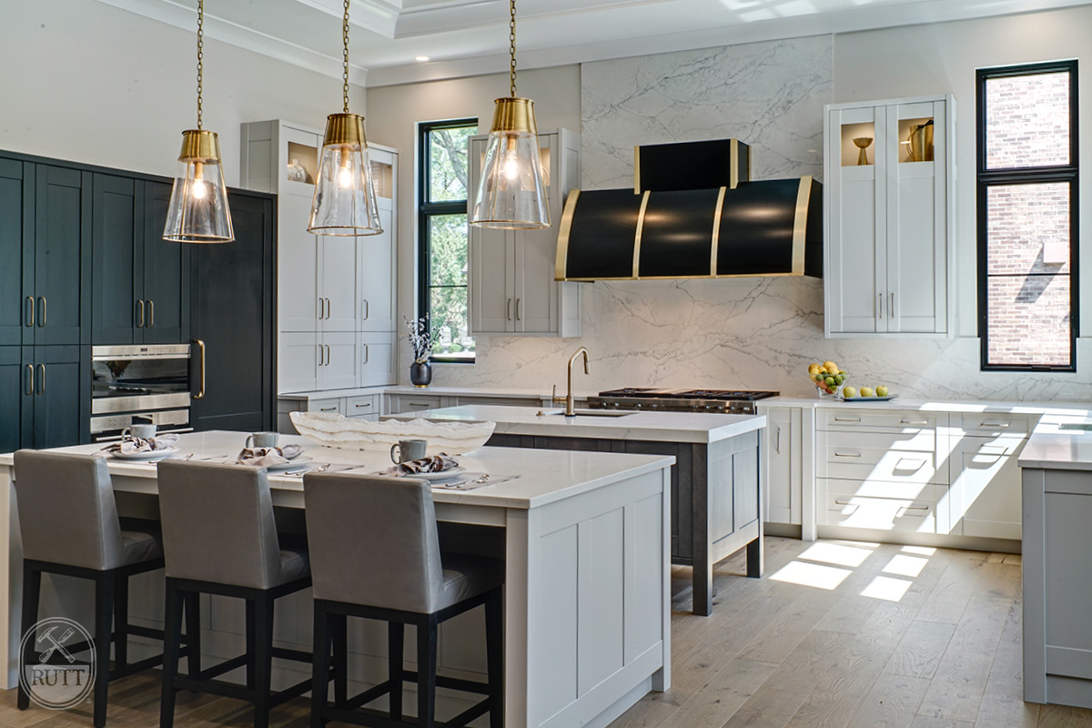 Bright & Bold Kitchen | Rutt Quality Cabinetry